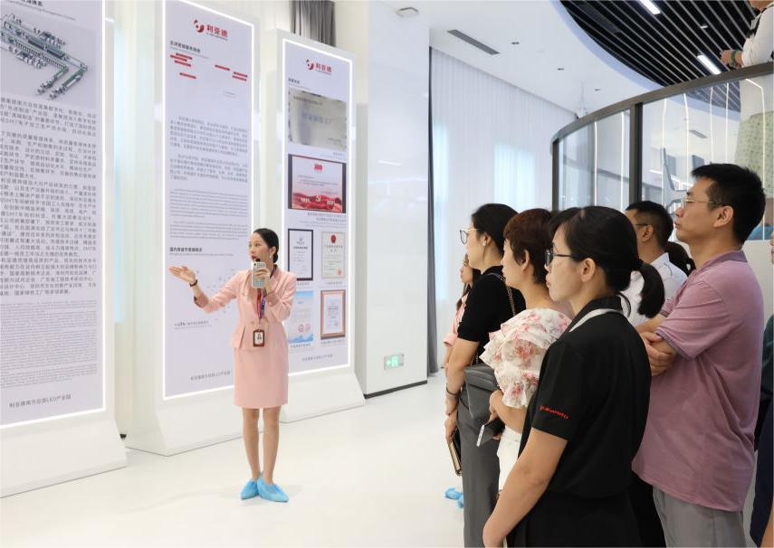 赋能人才发展 | “复盘中国行?走进问鼎娱乐app”进建活动成功进行
