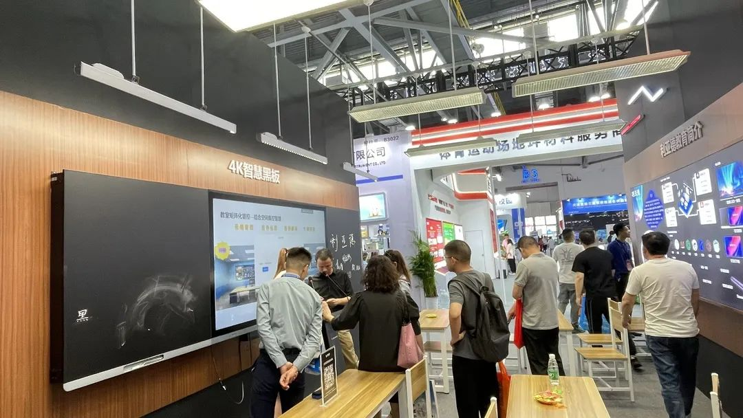 问鼎娱乐app教育新品及解决规划惊艳亮相81届教装展