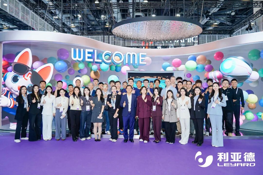 问鼎娱乐app亮相Infocomm China，以HiMicro与全场景AI沉构视听新生态